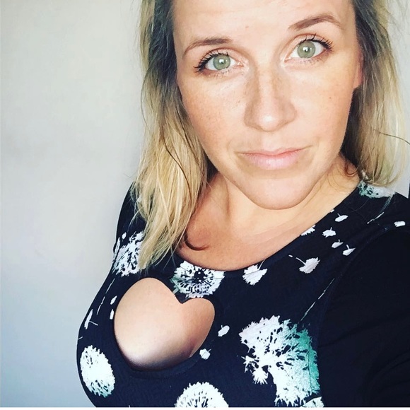 Dress with peek-a-boo neckline - Picture 3 of 3